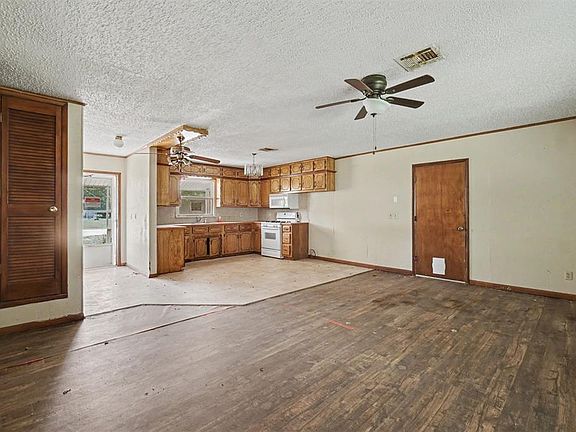 5th image of 404 N Hardin Ave