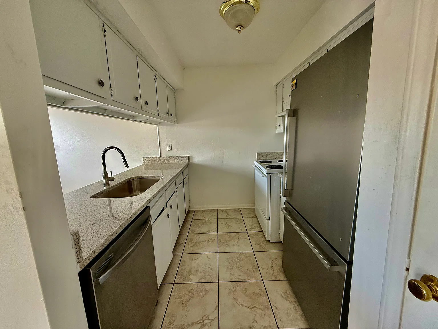 2 bed, 900 sqft, $1,150 — Photo 4