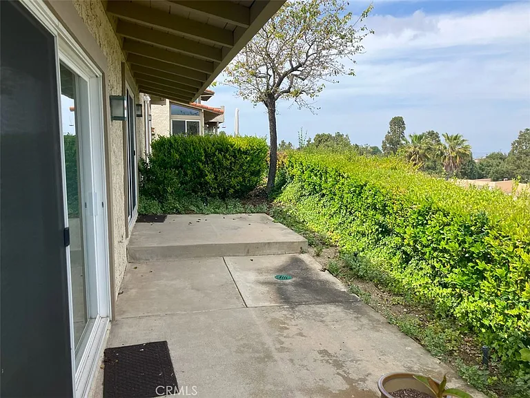 99 Hilltop Cir — Photo 17