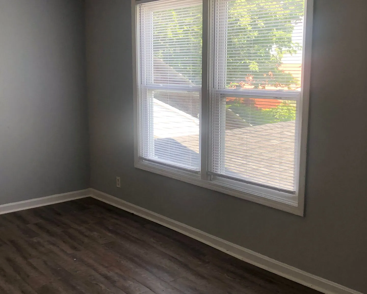 Spacious 3-Bedroom Apartment in Louisville's Historic Russell Neighborhood — Photo 2