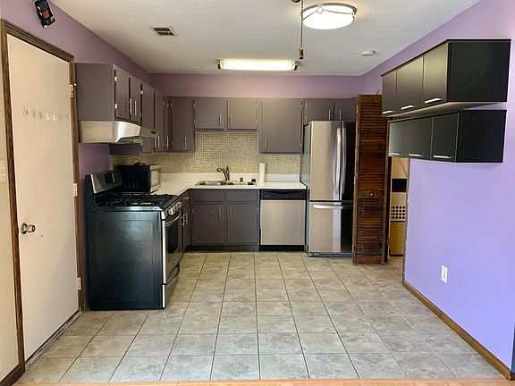 3rd image of 4276 Bennington Blvd #9A