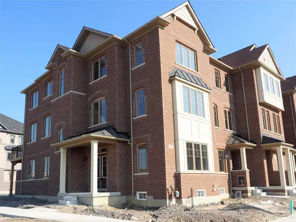 105 Cornell Centre Blvd, Markham, ON L6B 1N1