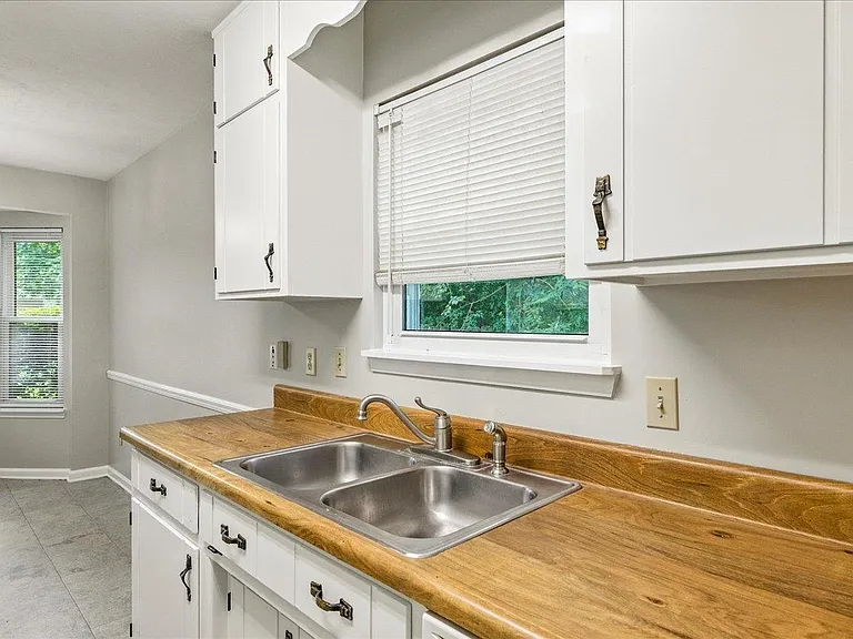 3232 Riddle Dr — Photo 13