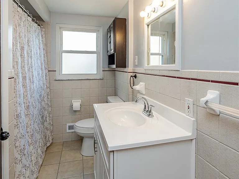 8221 Pelham Dr — Photo 22