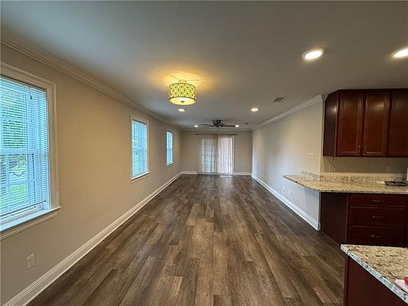 2nd image of 1055 Bonnabel Blvd