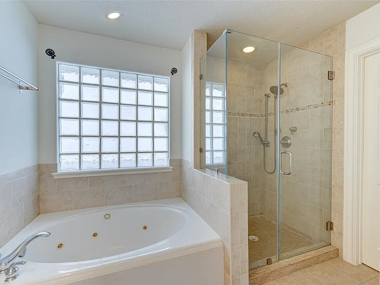1322 Cohn St — Photo 26