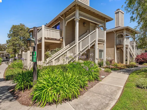 121 Lakeshore Ct, Richmond, CA 94804