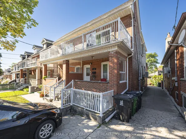 154 Day Ave, Toronto, ON M6E 3W3