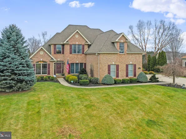 6340 Medina Ridge Dr, Fayetteville, PA 17222