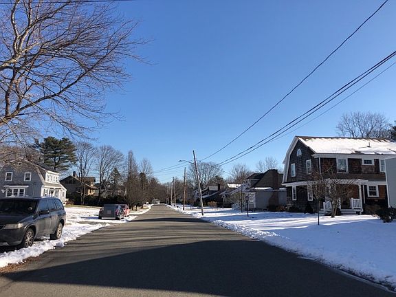 4th image of 74 Woodside Ave