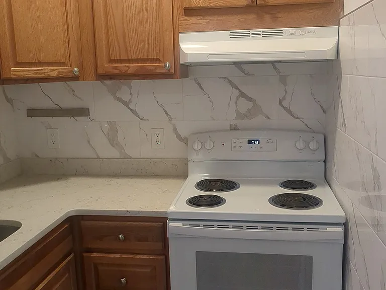 4 Ellsworth Ave #34 — Photo 8