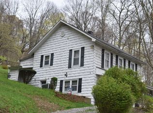 1438 Dragon Hwy, Cameron, WV 26033