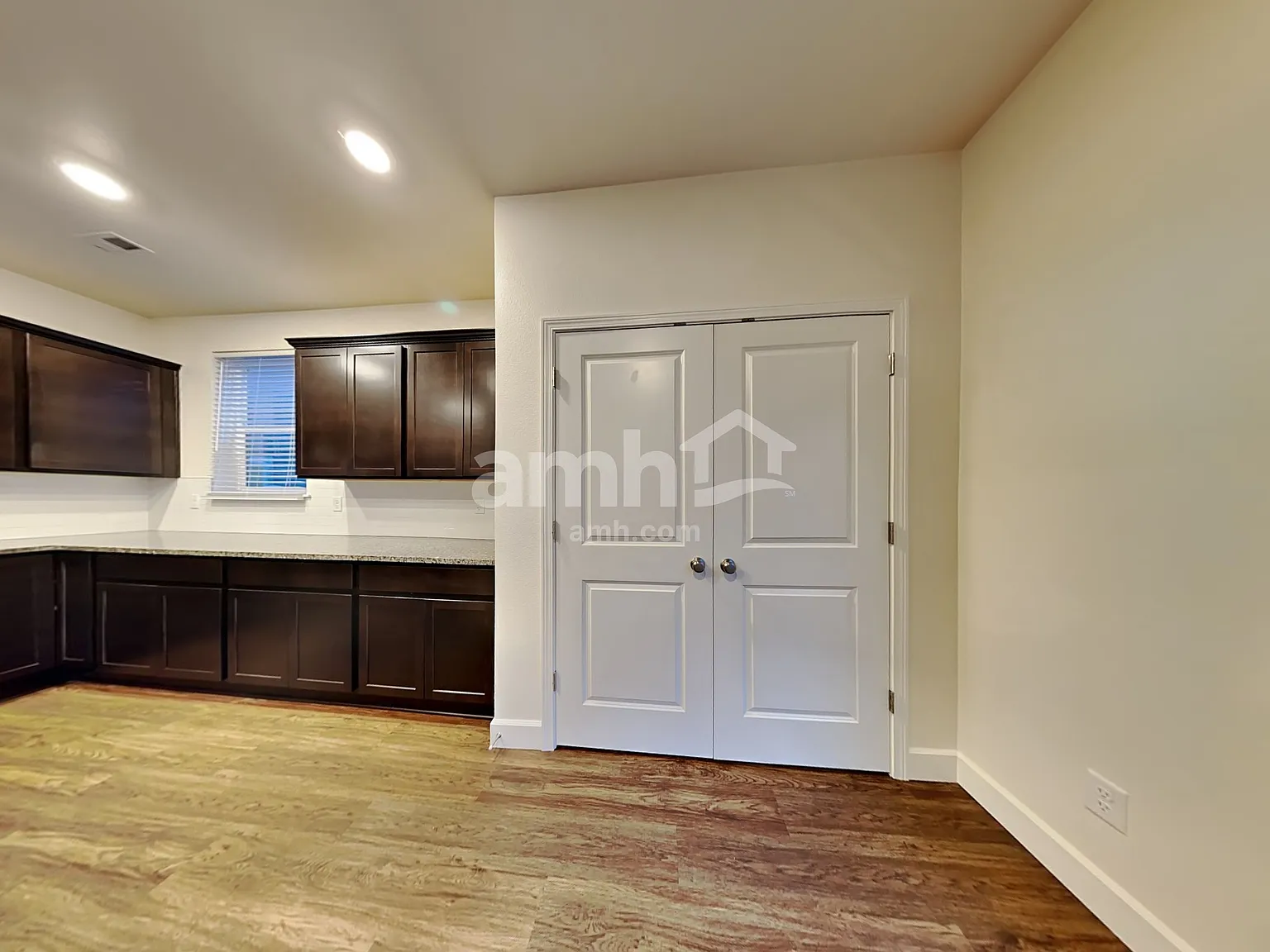 4 bed, 2.5 bath, 2184 sqft, $3,250 — Photo 4