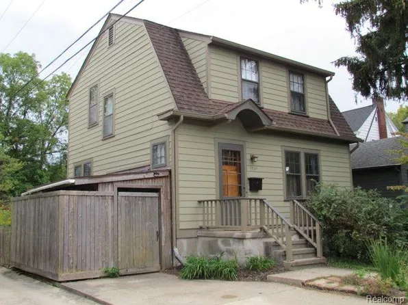 1407 Charlton Ave, Ann Arbor, MI 48103