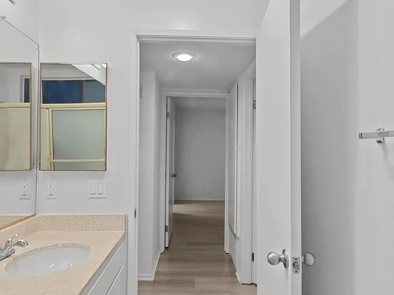 1619 S Bentley Ave #101 — Photo 19