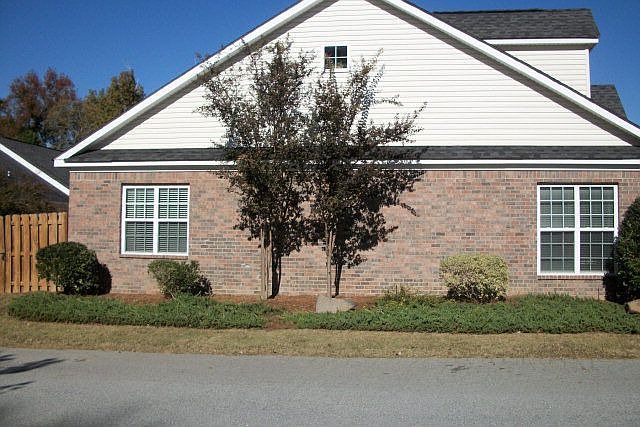 2nd image of 205 Brook Ct