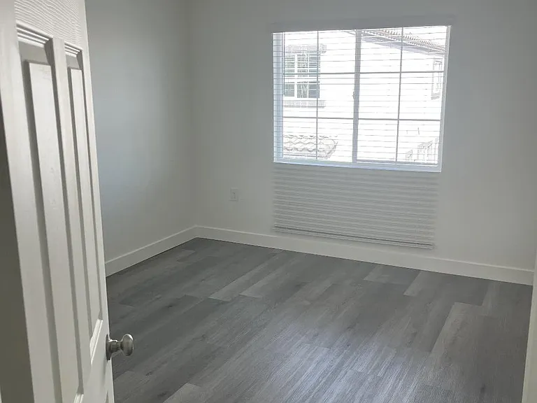 8021 W Vegas Dr — Photo 6