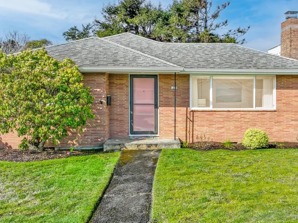 1210 S Columbia St, Seaside, OR 97138