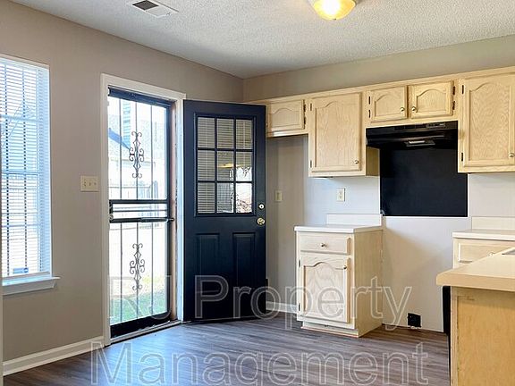 5th image of 6458 Amberwood Dr