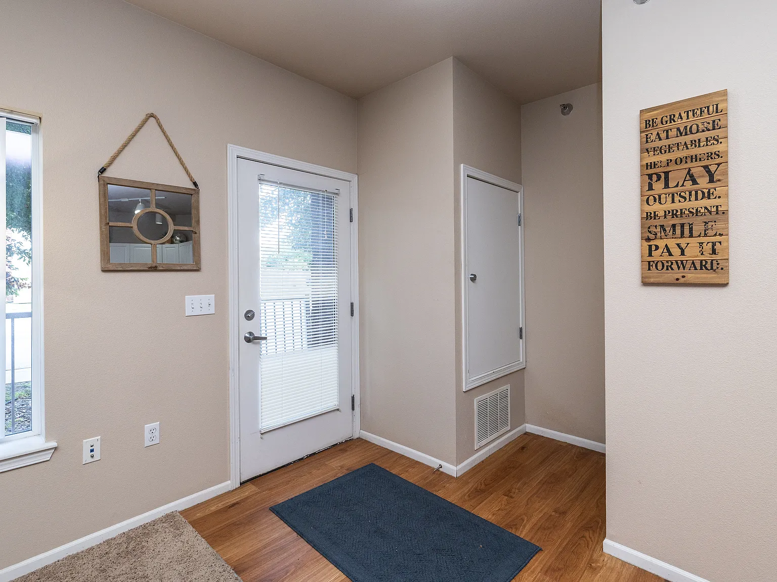 Hearthstone Apartments and Townhomes — Photo 3