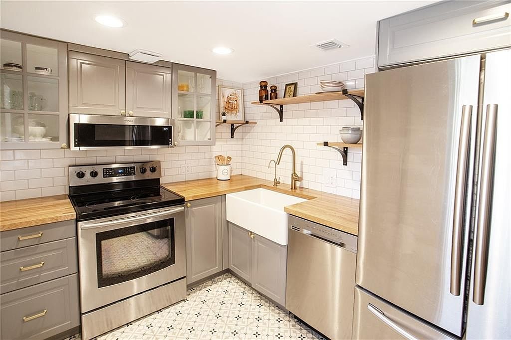 2600 S Course Dr #202