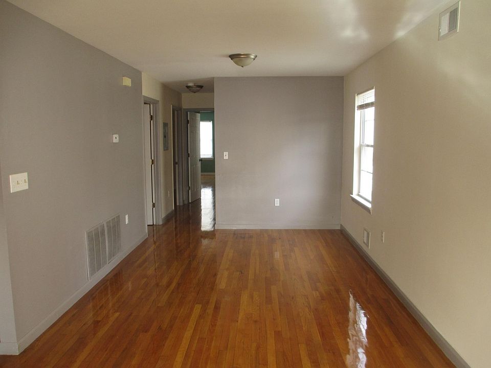 2nd image of 523 Lidgerwood Ave Floor 2