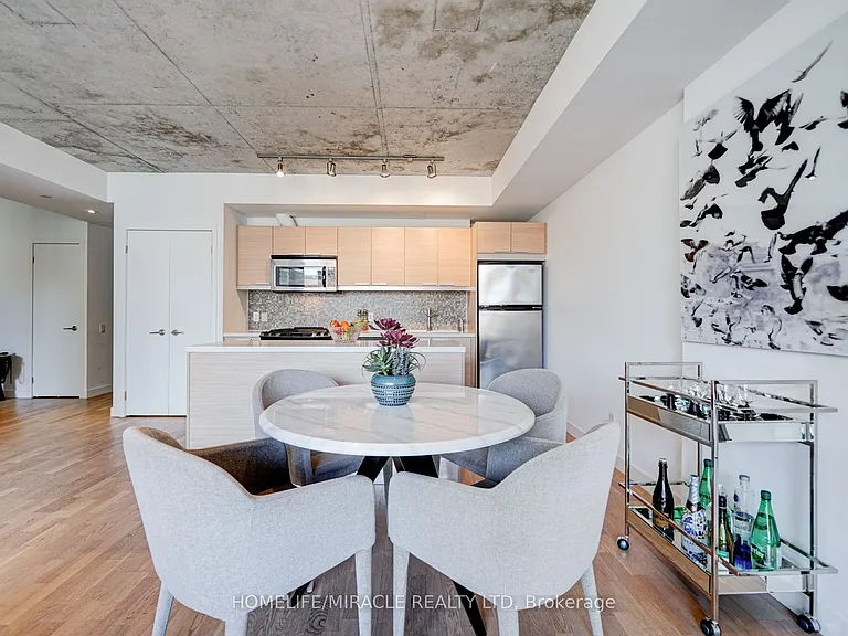 25 Oxley St #701 — Photo 25
