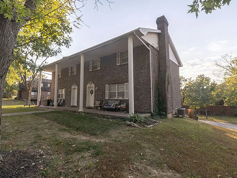 3313 Belle Meade Dr — Photo 2