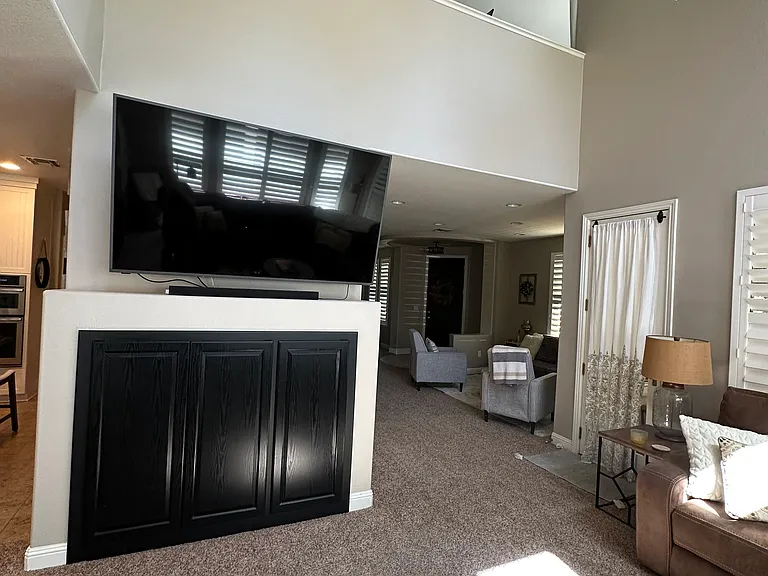 1075 Gamay Dr — Photo 8