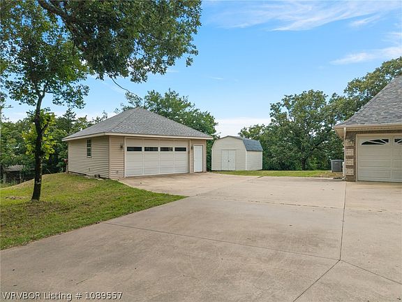 5th image of 23365 Branson Rd