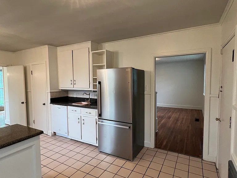 516 N Park St — Photo 13