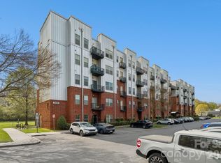 28th Row, Charlotte, NC 28205