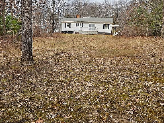 3rd image of 2846 Thoroughfare Rd