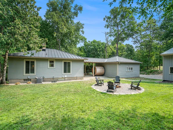 938 Columbus St NE, Grand Rapids, MI 49525