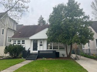 576 Bennaville Ave, Birmingham, MI 48009