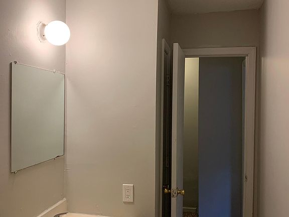 4th image of 1419 Cherrycrest Dr