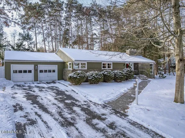 22 Chestnut Hill Road South, Loudonville, NY 12211