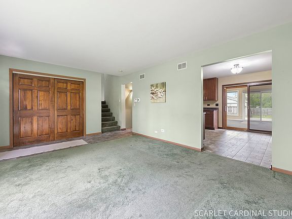4th image of 1321 Degener Ave