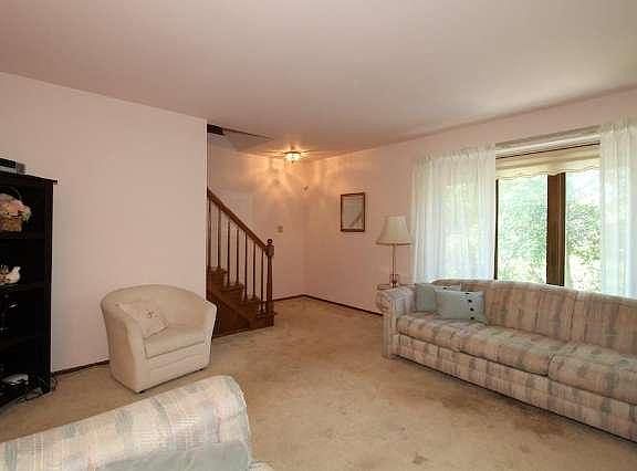 5th image of 5727 W Euclid Ave #8
