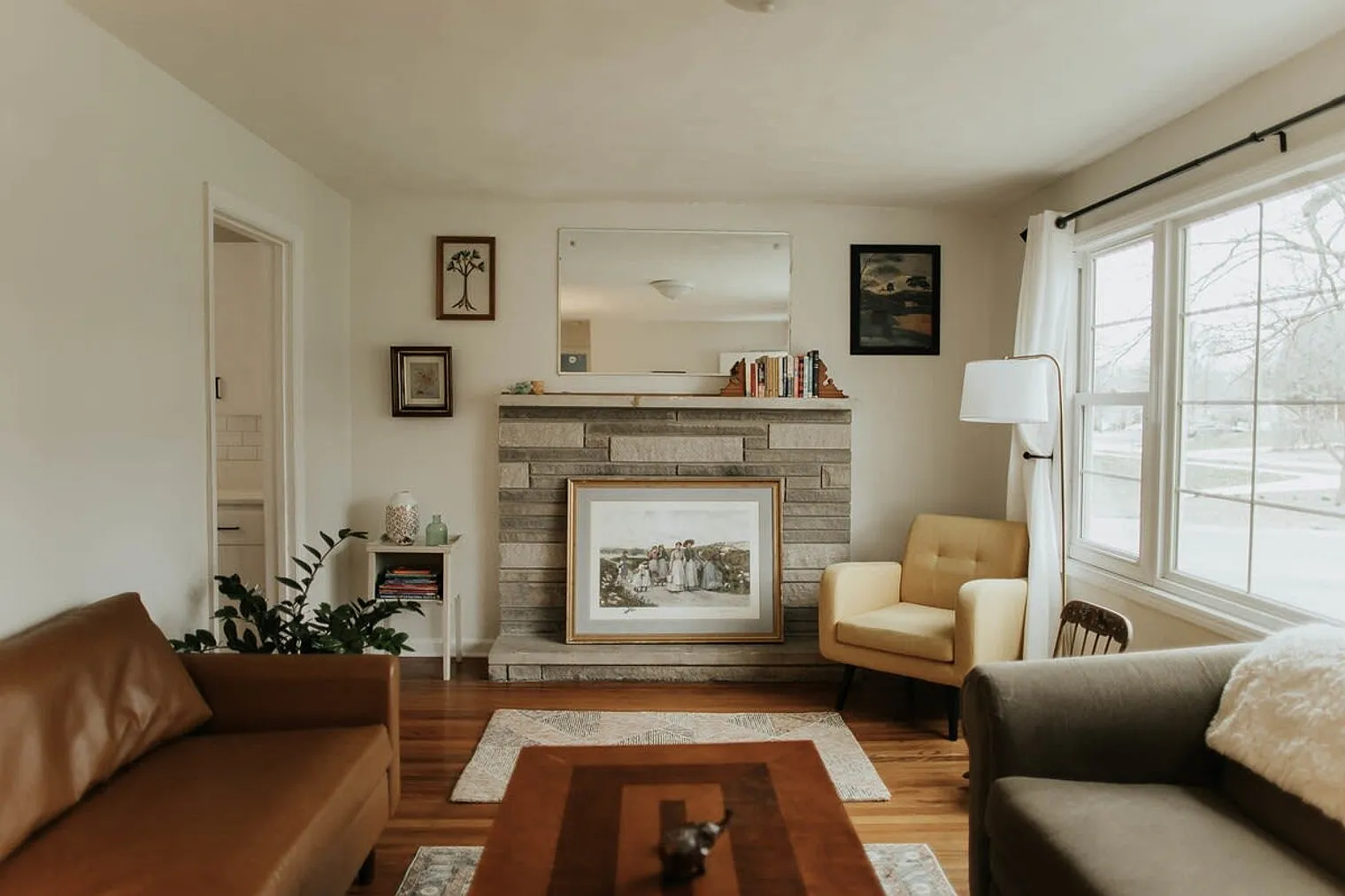 3 bed, 1.0 bath, $3,122 — Photo 1