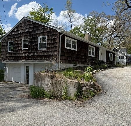 3rd image of 175 Highland Lakes Rd