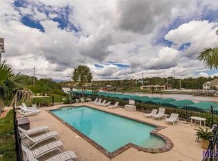 12386 River Highlands Dr UNIT E, Saint Amant, LA 70774