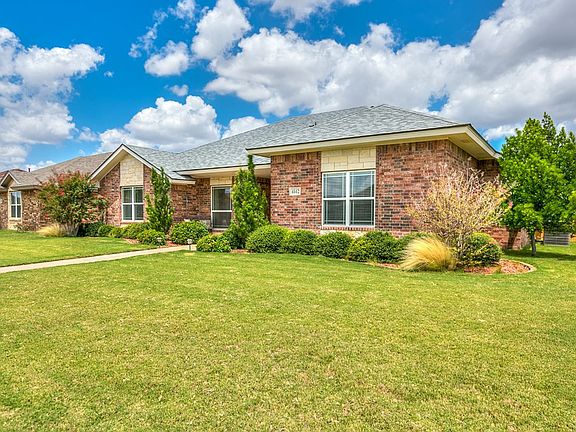 3rd image of 4142 Huntleigh Dr