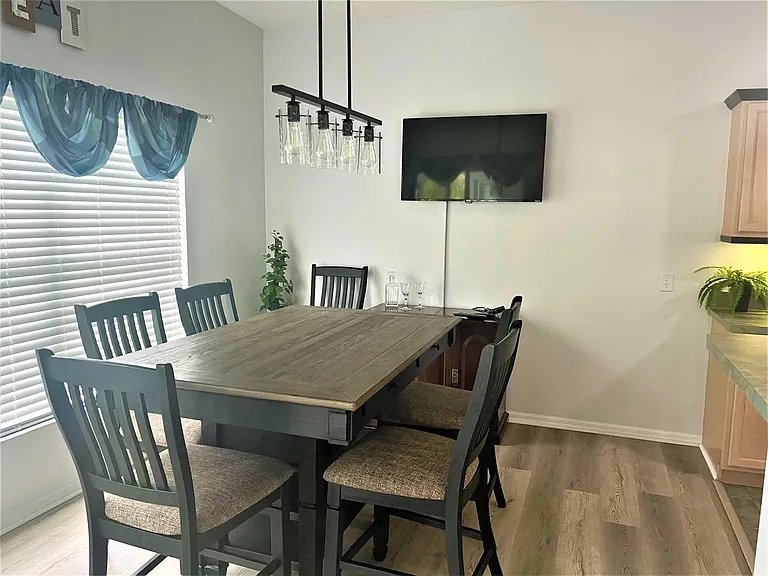 289 Falling Water Dr — Photo 17