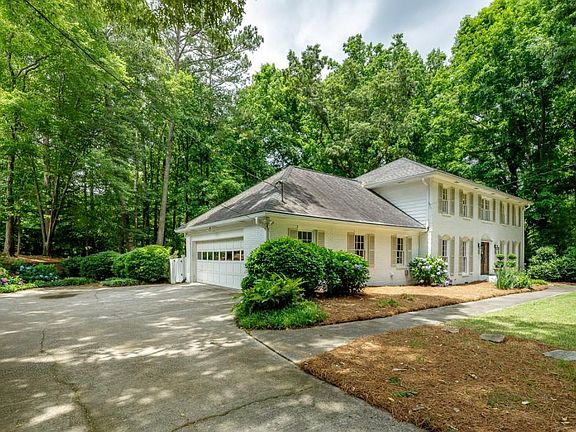 4th image of 2757 Spalding Dr