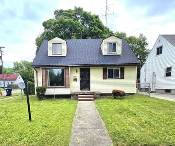 5518 Winthrop Blvd, Flint, MI, 48505
