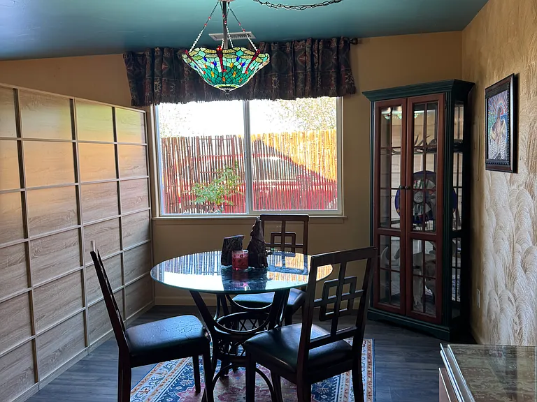 area that can be used as a dining room, office or guest area