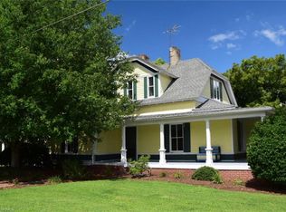 416 Summit St, Walnut Cove, NC 27052