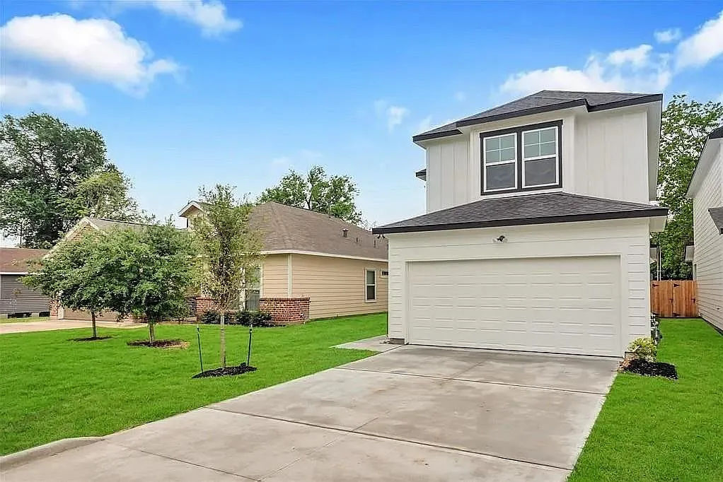 3 bed, 2.5 bath, 2115 sqft, $2,250 — Photo 3