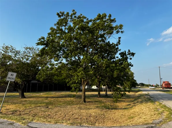 2837 4th St, Sachse, TX 75048